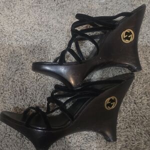 New Vintage GUCCI Black Strappy Wedge Sandals with GG Logo SIZE 8